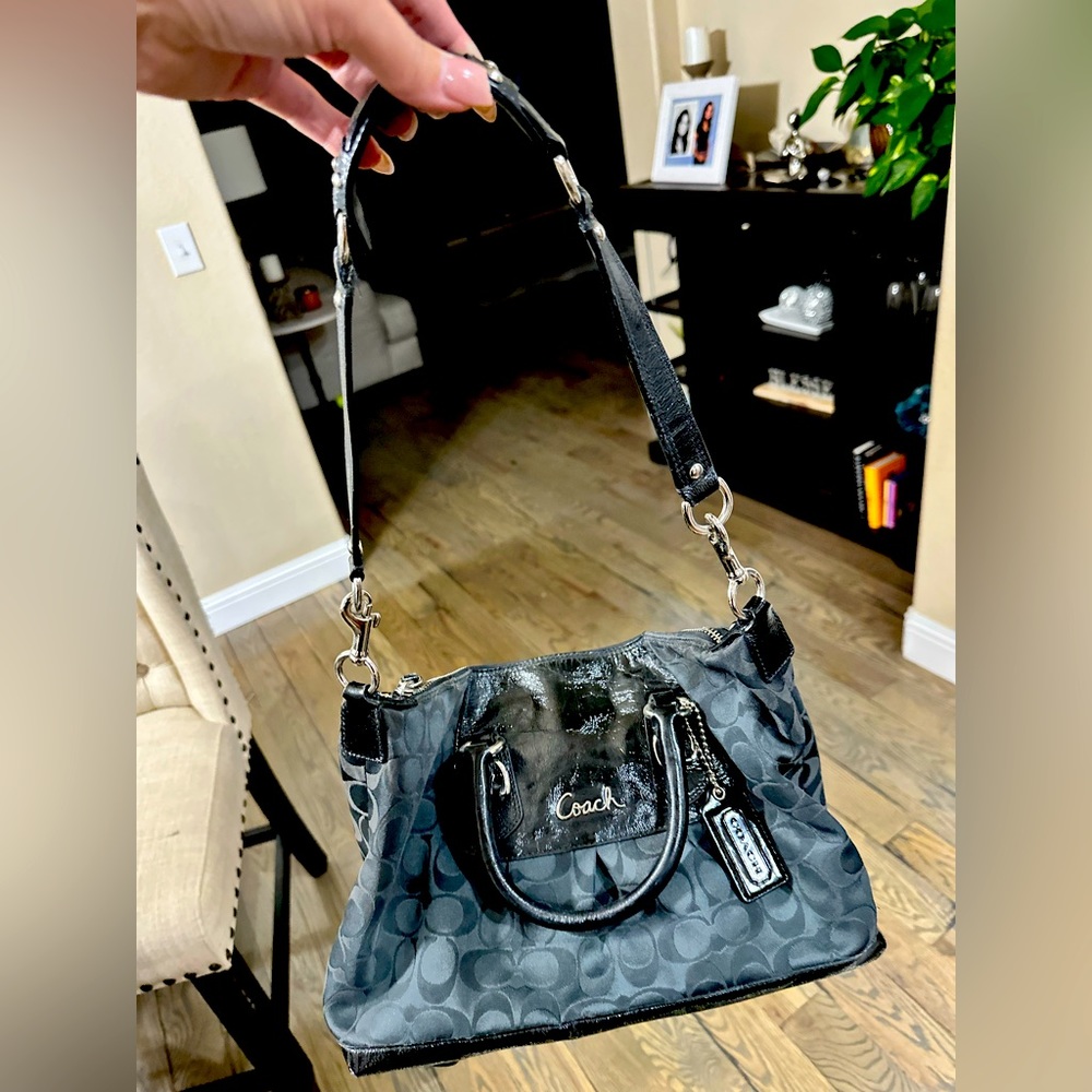 Coach purse black - Picture 1 of 3